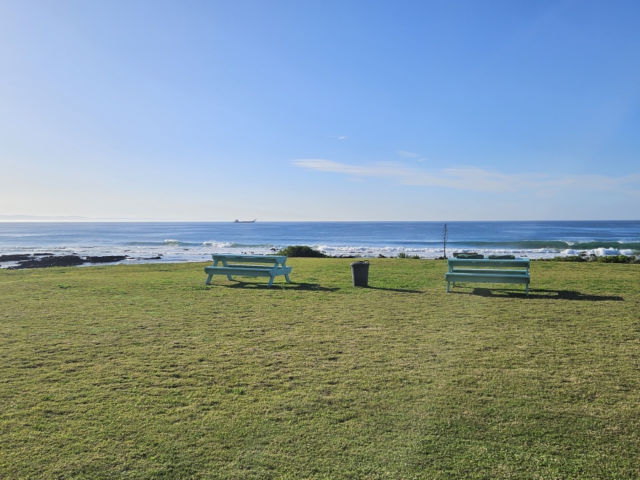 2 Bedroom Property for Sale in Wavecrest Eastern Cape